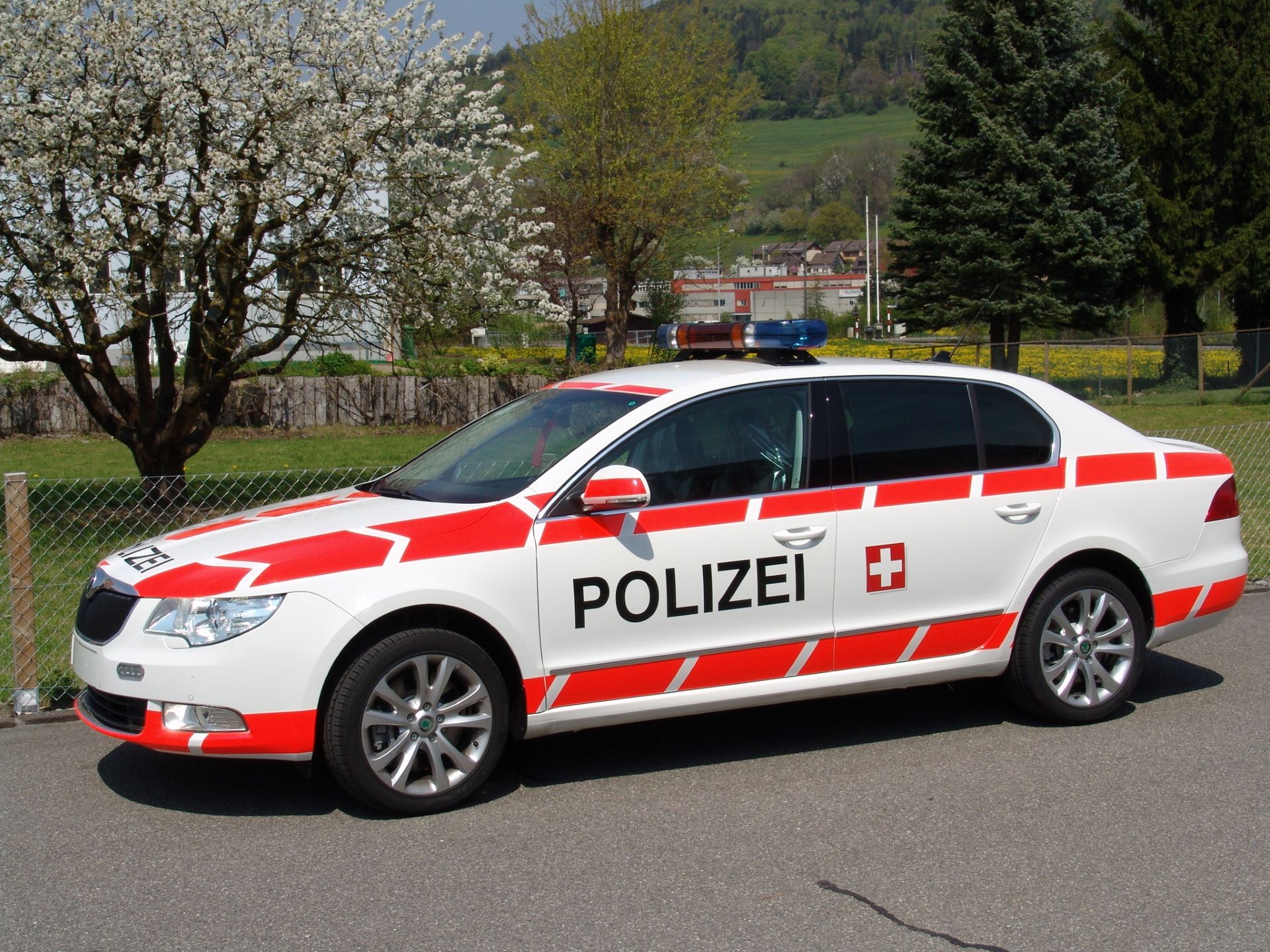 Einsatzfahrzeug Polizei 1