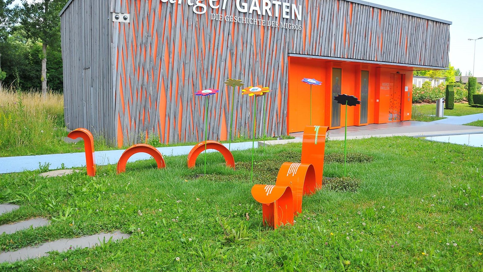 Oranger Garten (1) Lukas Bürgi