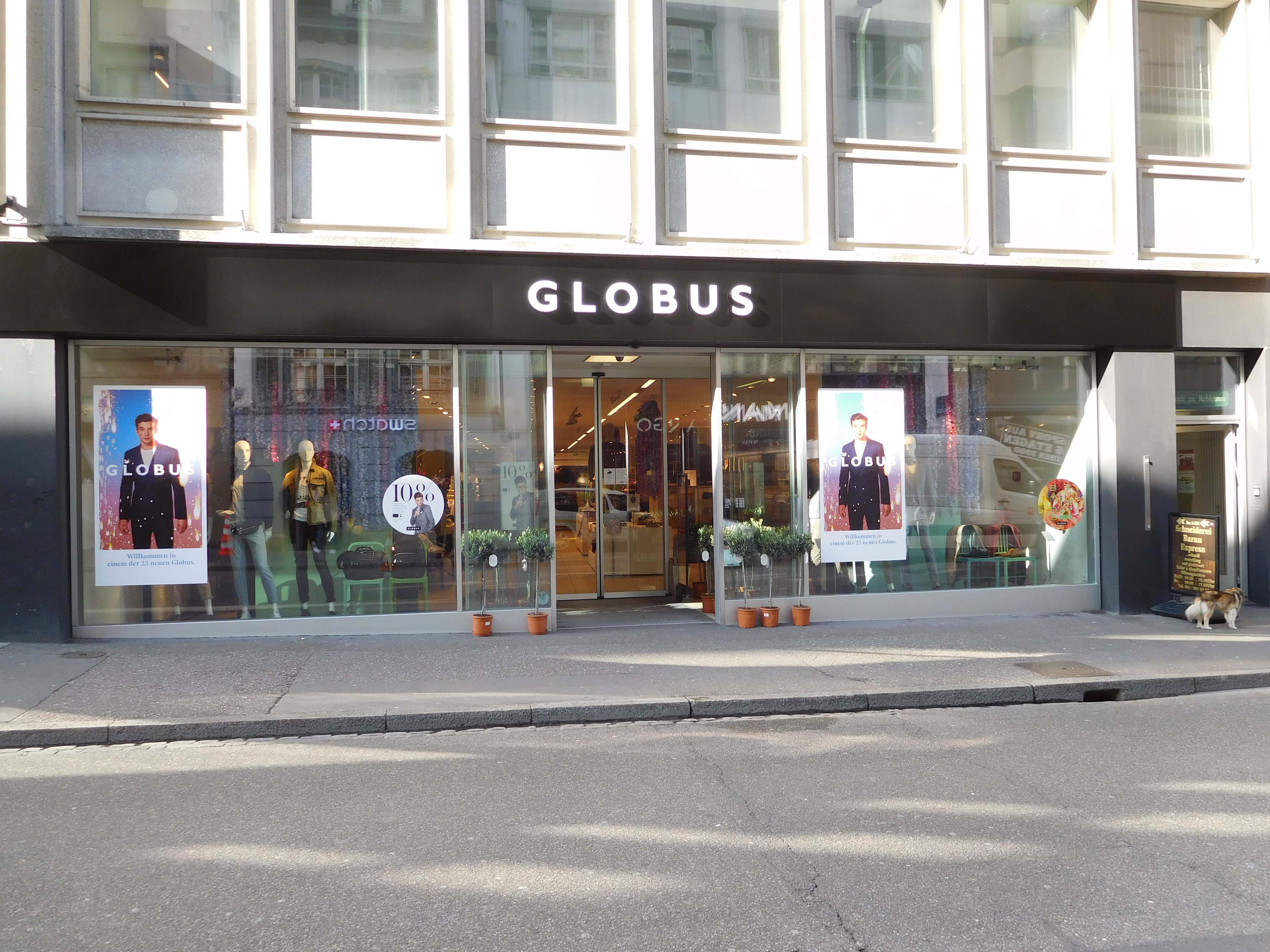 Globus Schaufenster Beschriftung aussen